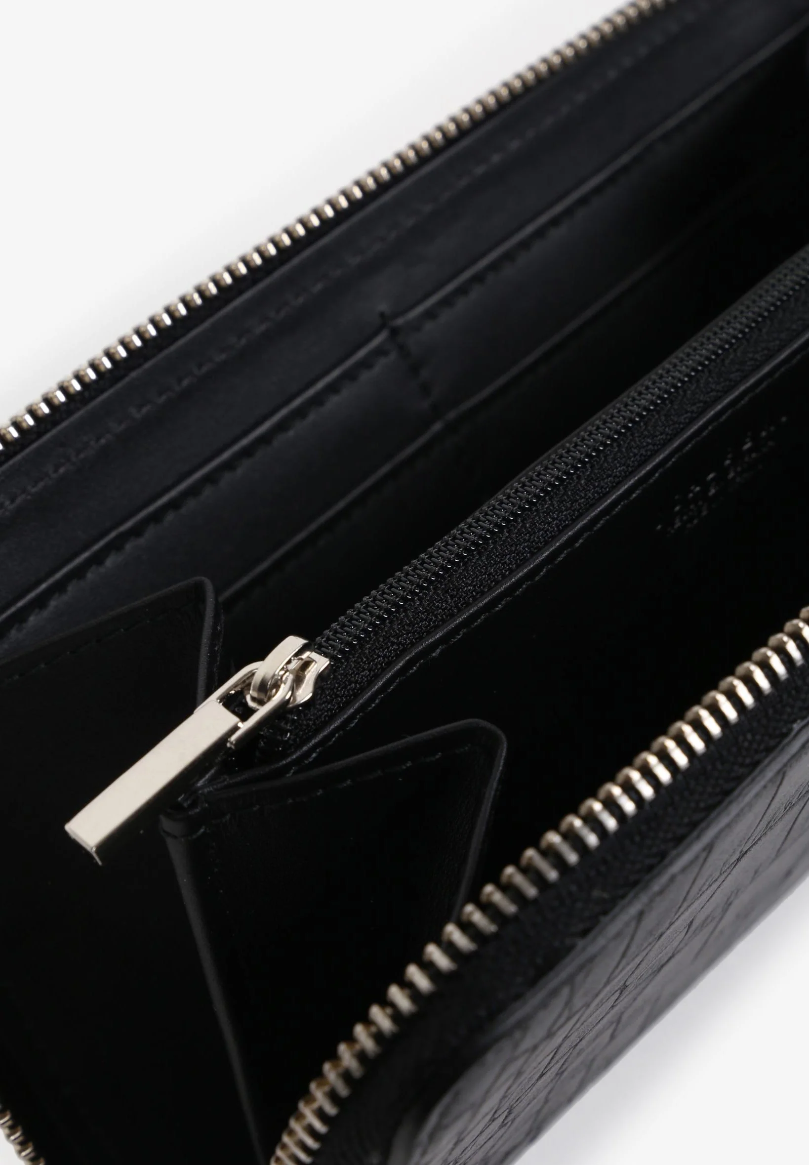 ENGRAVED LEATHER WALLET - Image 5